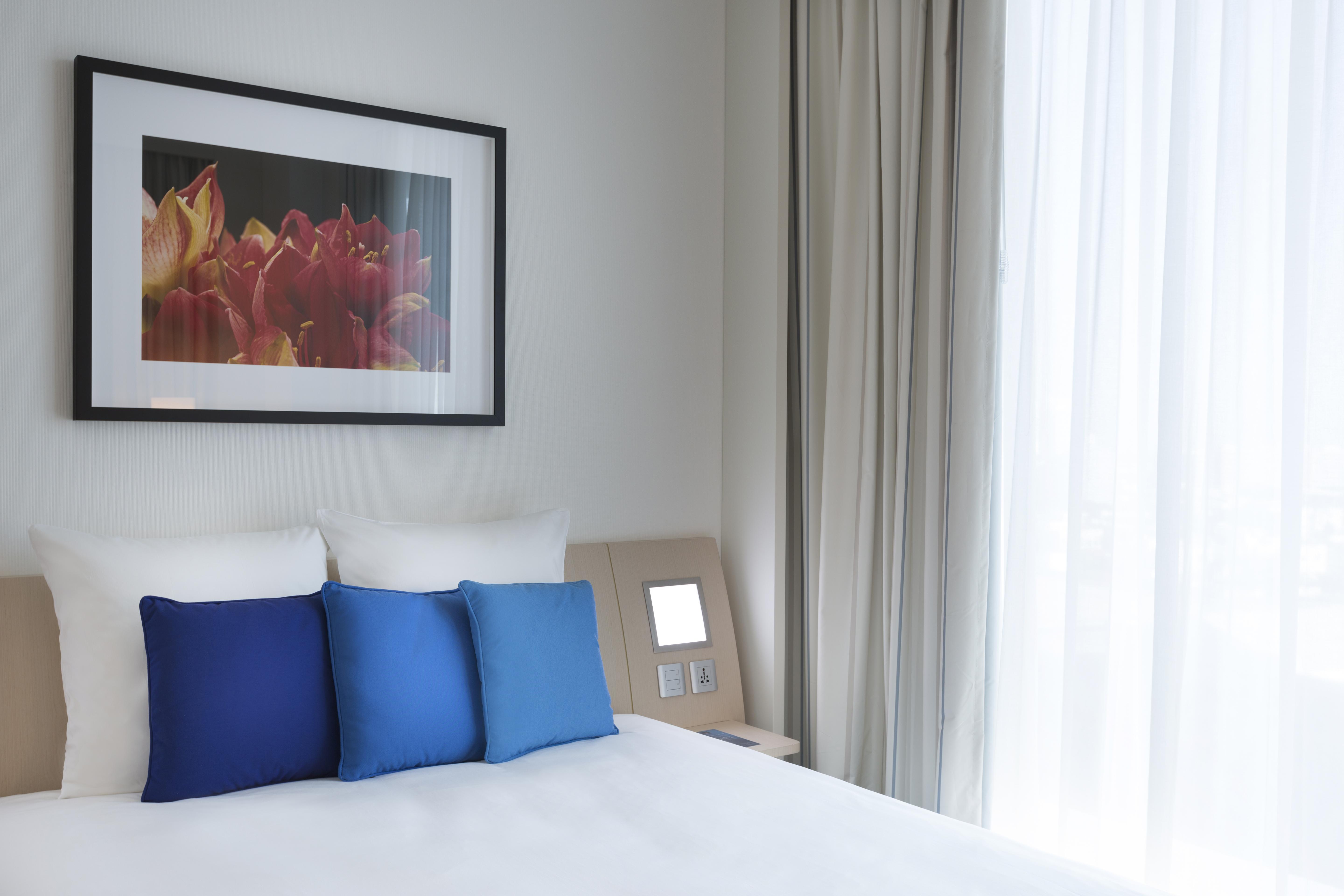 Novotel Abu Dhabi Al Bustan Esterno foto A room at the hotel
