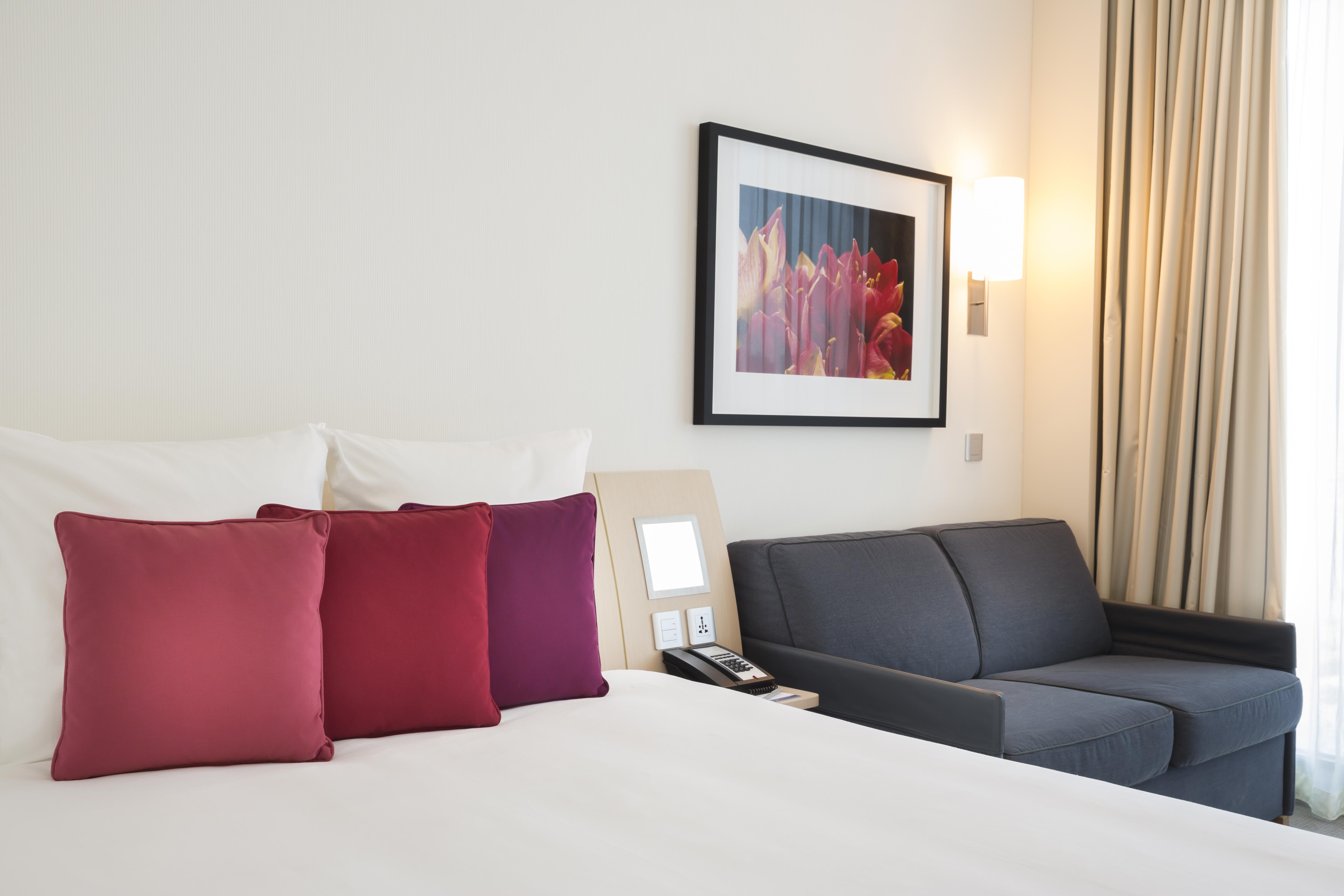 Novotel Abu Dhabi Al Bustan Esterno foto A room at the hotel