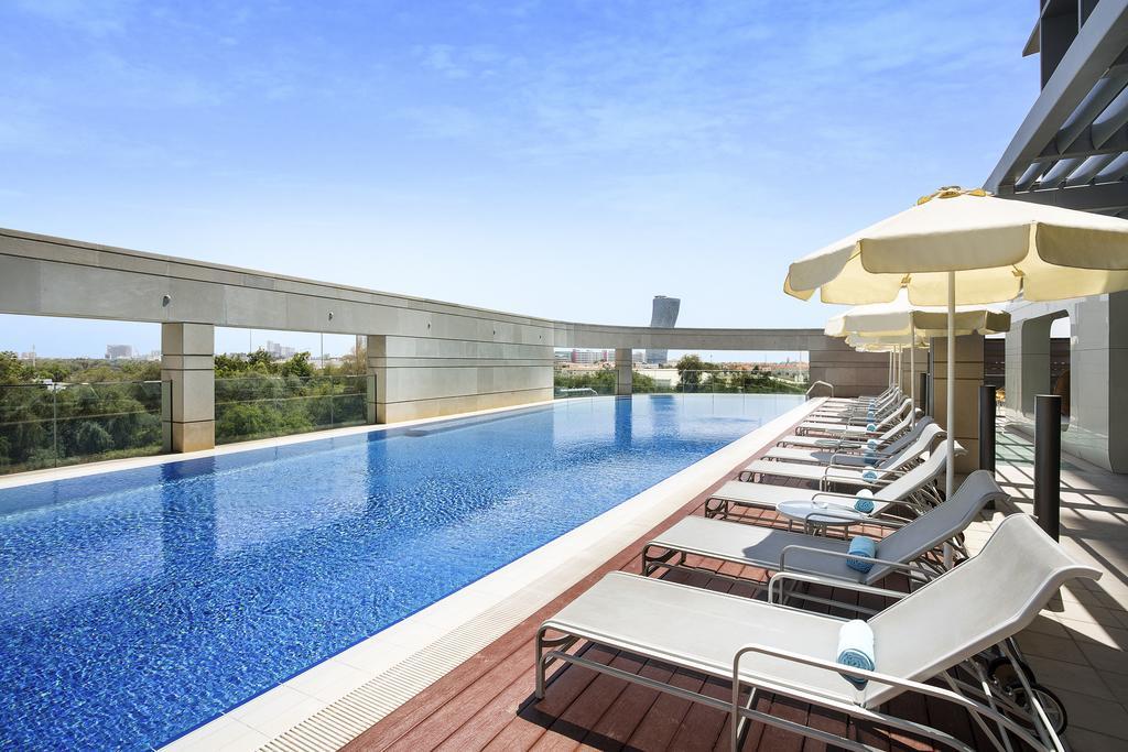 Novotel Abu Dhabi Al Bustan Esterno foto Rooftop pool